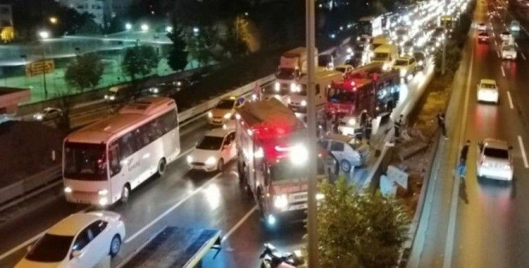 Maltepe’de trafik kazası:2 yaralı