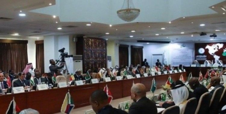 Bakan Çavuşoğlu, İslam İşbirliği Teşkilatı Dışişleri Bakanları Konseyi Olağanüstü Toplantısı’na katıldı
