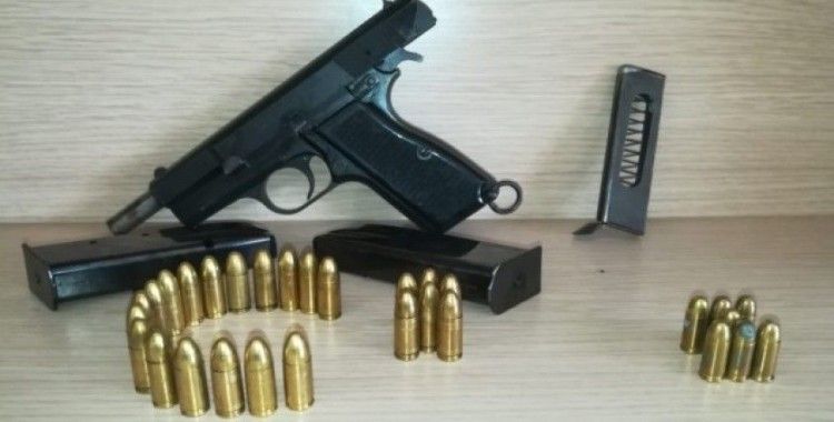 Adana’da 39 silah ele geçirildi, 173 hükümlü yakalandı