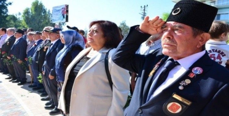 İzmir’de Gaziler Günü törenlerle kutlandı