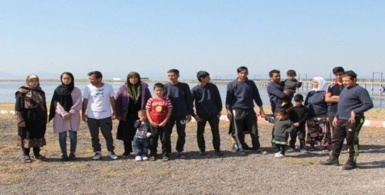 Ayvalık’ta 18 kişilik bir aile olan göçmen grubu yakalandı