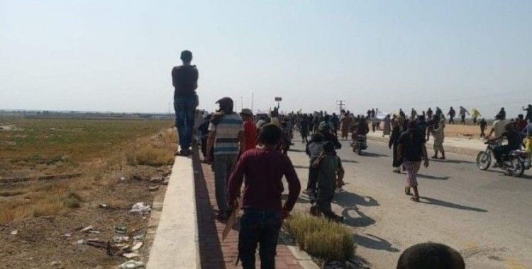 Deyrizor’da Esad rejimine karşı protesto: 2 ölü