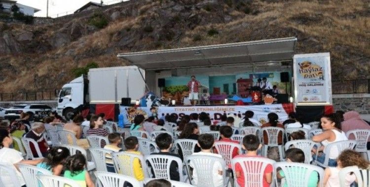 "Haylaz Pati" Çiğli sokaklarında