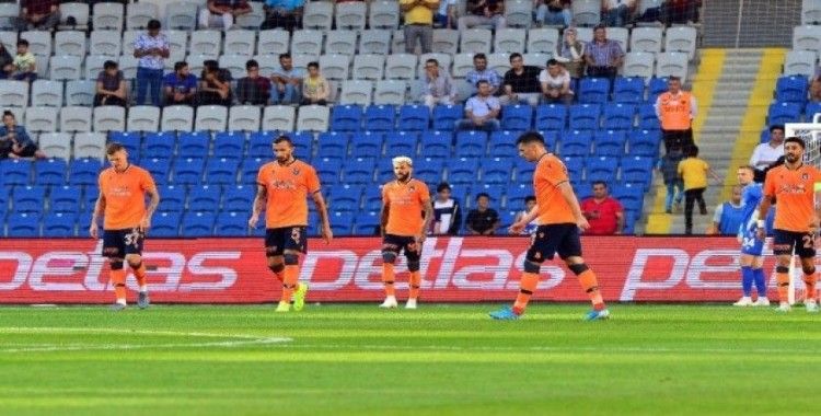 Başakşehir, Beşiktaş deplasmanında zorlanıyor