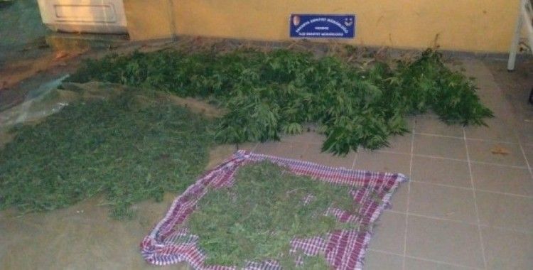Sakarya’da uyuşturucu operasyonu: 4 gözaltı