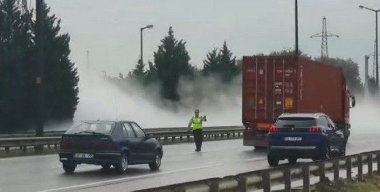Kocaeli’de fabrikadan sızan gazlar D-100’ü trafiğe kapattı