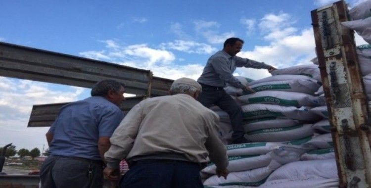 Afetten zarar gören 365 çiftçiye sertifikalı tohum dağıtıldı