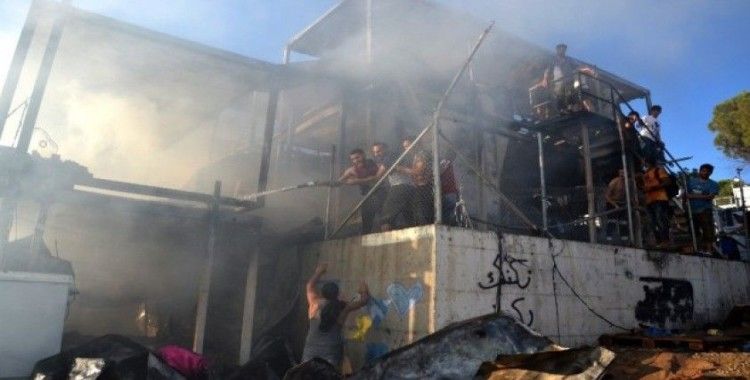 Midilli’de mülteci kampında yangın: 1 çocuk ve kadın öldü
