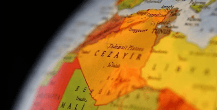 Cezayir’de bina çöktü: 2 ölü