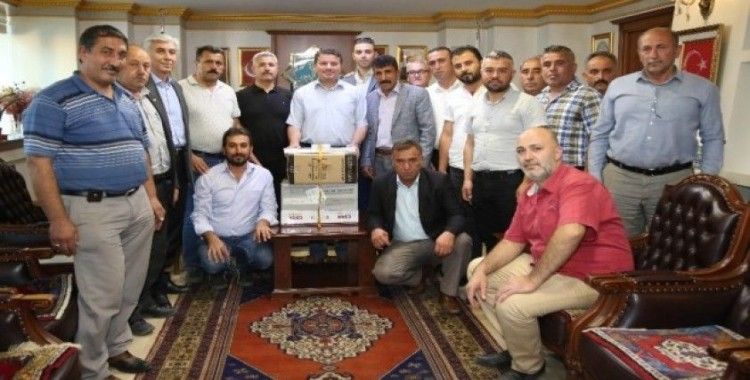 Aksaray Belediyesi, 19 mahalle muhtarına bilgisayar hediye etti