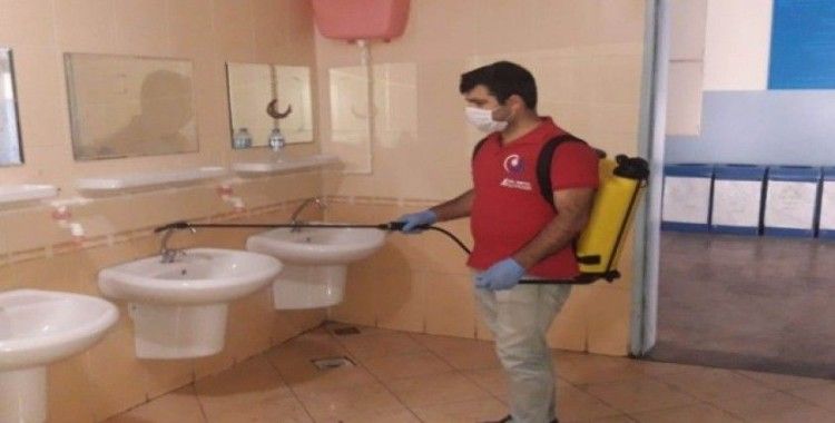 Bayrampaşa’da okullar dezenfekte edildi