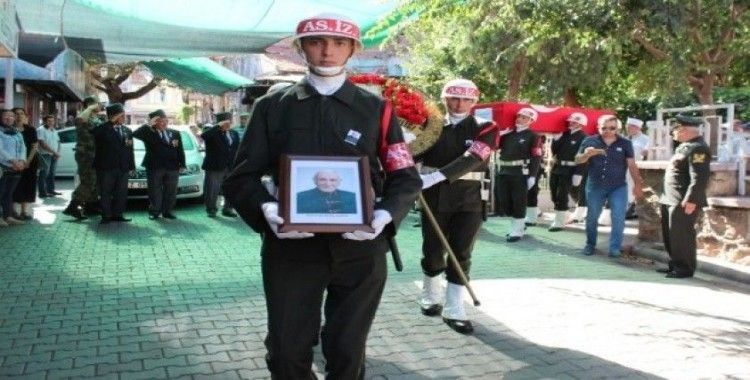 99 yaşındaki gazi, askeri törenle uğurlandı