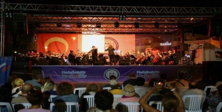 Rus-Türk günlerinde Büyükşehir Senfoni Orkestrası sahne aldı