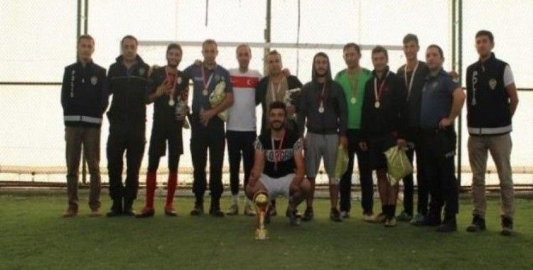 Otlukbeli’de Futbol Turnuvası kupa töreni düzenlendi