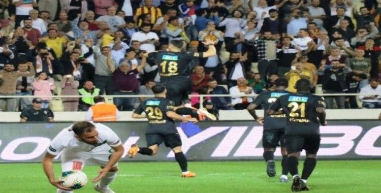 Süper Lig: Yeni Malatyaspor: 2 - Denizlispor: 0 (İlk yarı)