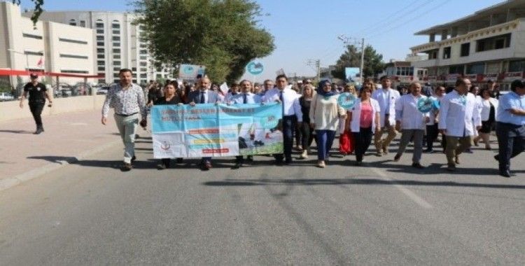 Sağlıkçılar Dünya Yürüyüş Gününde yürüdü