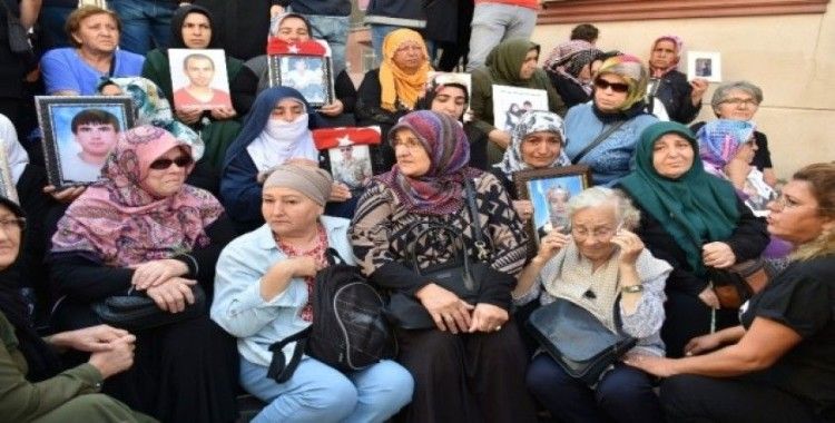 Sakarya’dan Diyarbakır’da evlat nöbetindeki ailelere destek ziyareti