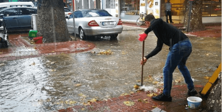 Meteoroloji’den İstanbul’a sel ve su baskını uyarısı