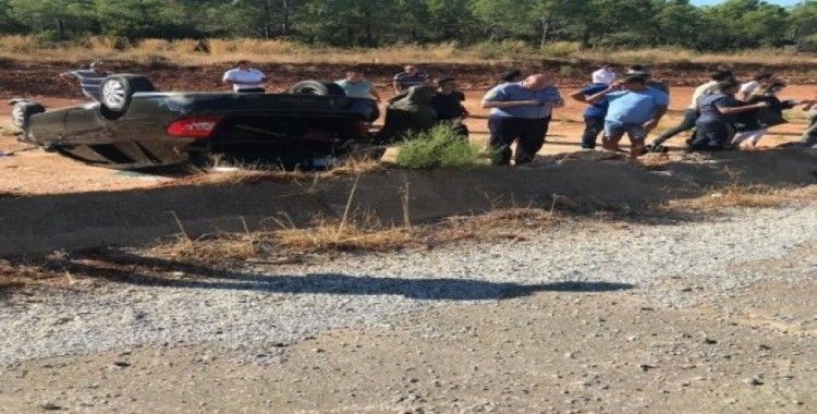 Antalya’da askeri araç takla attı: 2 yaralı