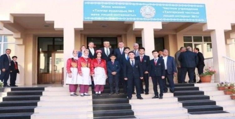 Almatı Başkonsolosu, 1 Nolu Özel Talgar Lisesi’ni ziyaret etti