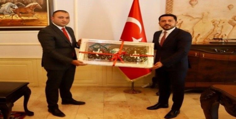 Ülkü Ocakları Başkanı Türker’den Belediye Başkanı Arı’ya ziyaret