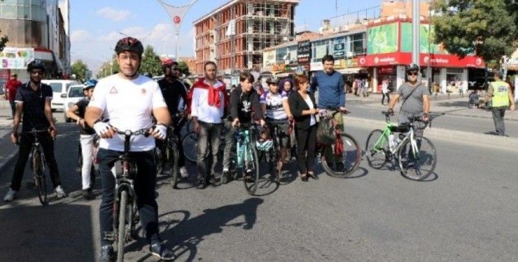 Erzincan’da “Sen de sokak canları için bizimle pedalla” etkinliği