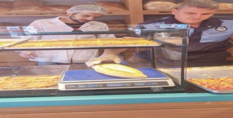 Burhaniye’de eksik gramaj ekmek satan yandı
