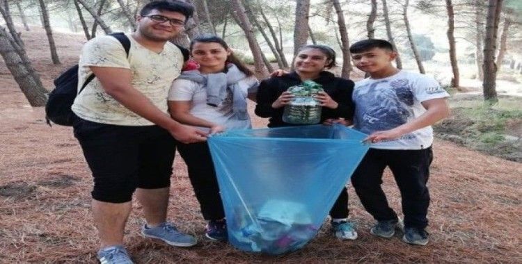 Salihli’de gençler, çevre temizliği yaptı