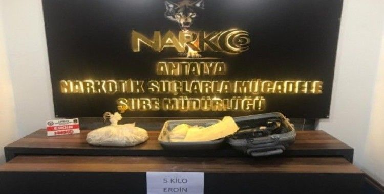 Antalya Havalimanı’nda uyuşturucu madde yakalandı