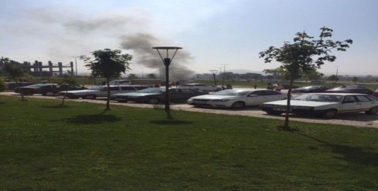 Park halindeki araç yandı