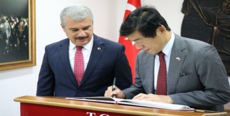 Japonya Ankara Büyükelçisi, Akio Miyajima Kırşehir’de Valilik ve Belediye Başkanlığını ziyaret etti