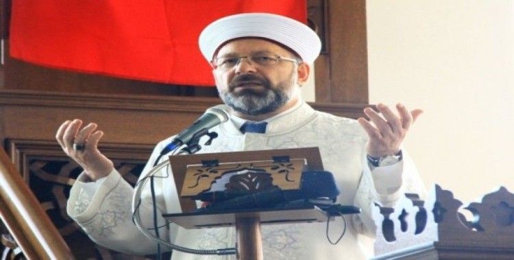 Diyanet İşleri Başkanı Erbaş, Cuma hutbesinde birlik çağrısı yaptı