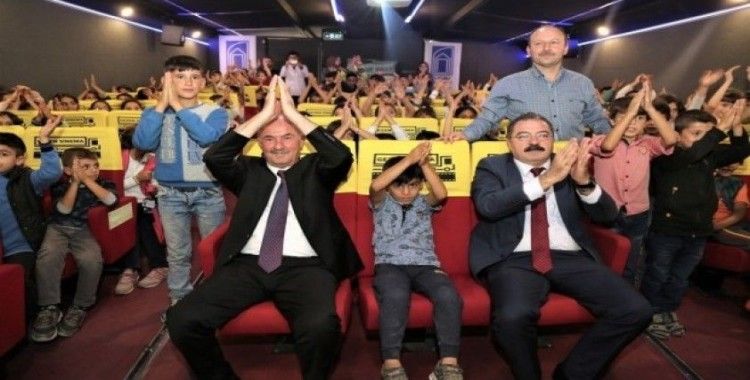 Tuşba Belediyesi, çocukları sinemayla buluşturdu
