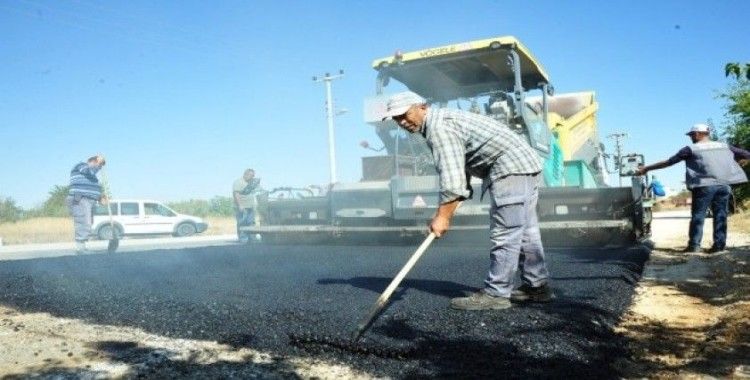 Karaman Belediyesi kış öncesi yollarda bakım ve onarım çalışması yapıyor