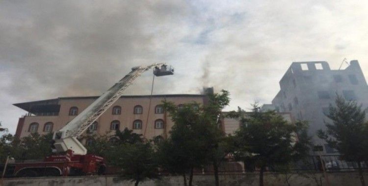 Siirt’te Kur’an kursu binasında yangın: 80 öğrenci tahliye edildi