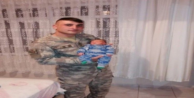 Suriye’de görevli asker yeni doğan oğlunu görüp döndü