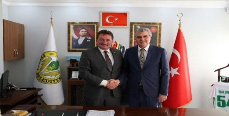 Başkan Yüce, Ferizli Belediyesi’ni ziyaret etti