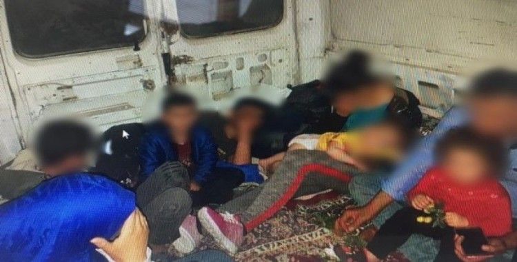 Kuşadası’nda 24 göçmen yakalandı