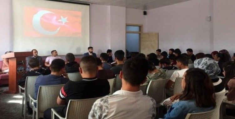 Otlukbeli’de öğrenciler Barış Pınarı Harekatı’ndaki askerler için dua okudu