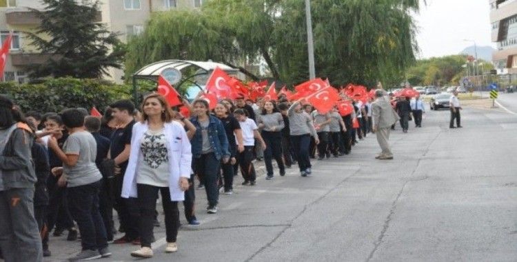 Tekden Koleji Öğrencilerinden Mehmetçiğe Komando Marşlı Destek