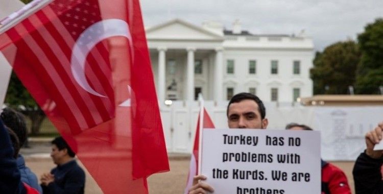 Türklerden Beyaz Saray önünde Barış Pınarı Harekatı’na destek gösterisi