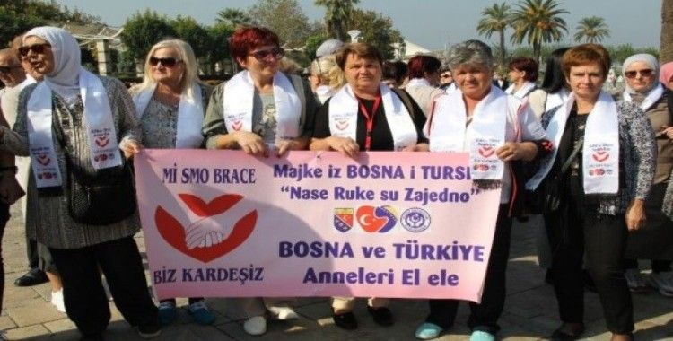 Srebrenitsa anneleri Diyarbakırlı annelere destek için Türkiye’de