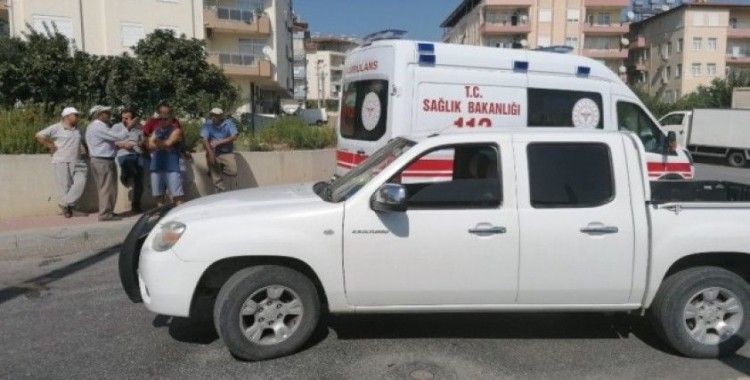 Antalya’da motosiklet ile kamyonet çarpıştı: 2 yaralı