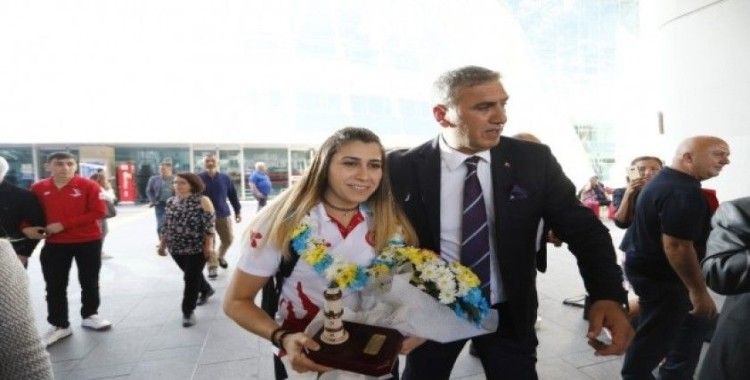 Avrupa Şampiyonu Kadın Milli Golbol Takımı Ankara’ya geldi