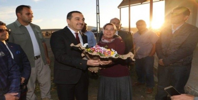 Vali Türker Öksüz’den, kadın çiftçi Songül Yakın’ı ziyaret etti