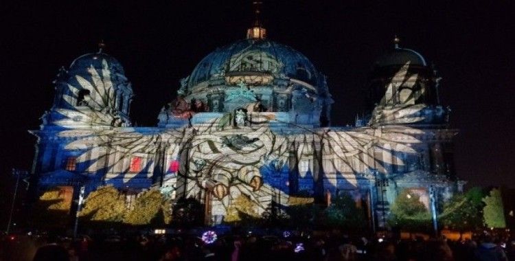 Berlin Işık Festivali renkli görüntülere sahne oldu