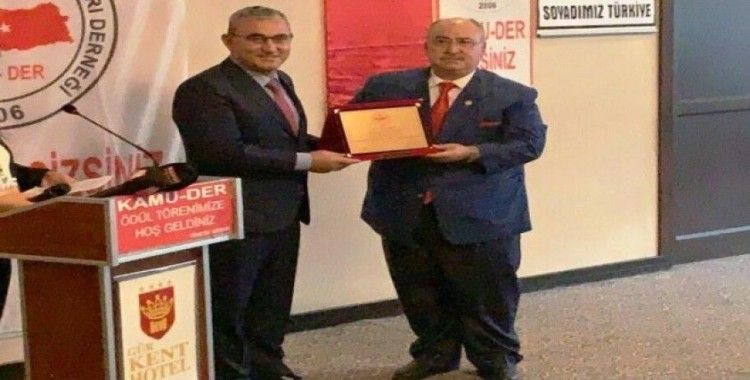 Alim Işık’a ‘En Başarılı Belediye Başkanı’ ödülü