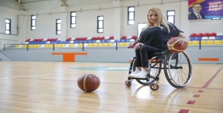 Başakşehirli Latife Selin Şahin, Avrupa’da forma giyecek ilk Türk kadın basketbolcu oldu