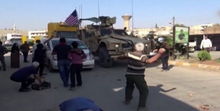 Teröristler Kamışlı’dan çekilen ABD askeri konvoyunu taşladı