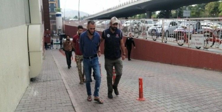 Kayseri’deki DEAŞ operasyonunda gözaltına alınan 3 kişi adliyeye sevk edildi